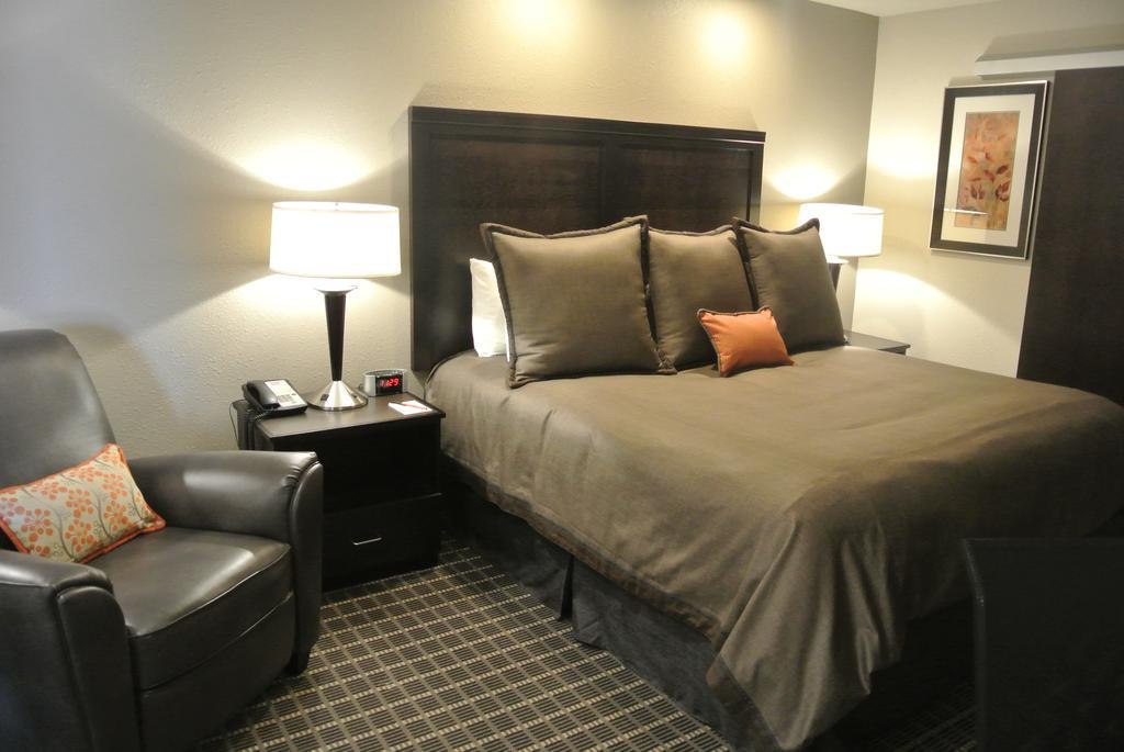 Aspen Select Hotel Рочестър Екстериор снимка