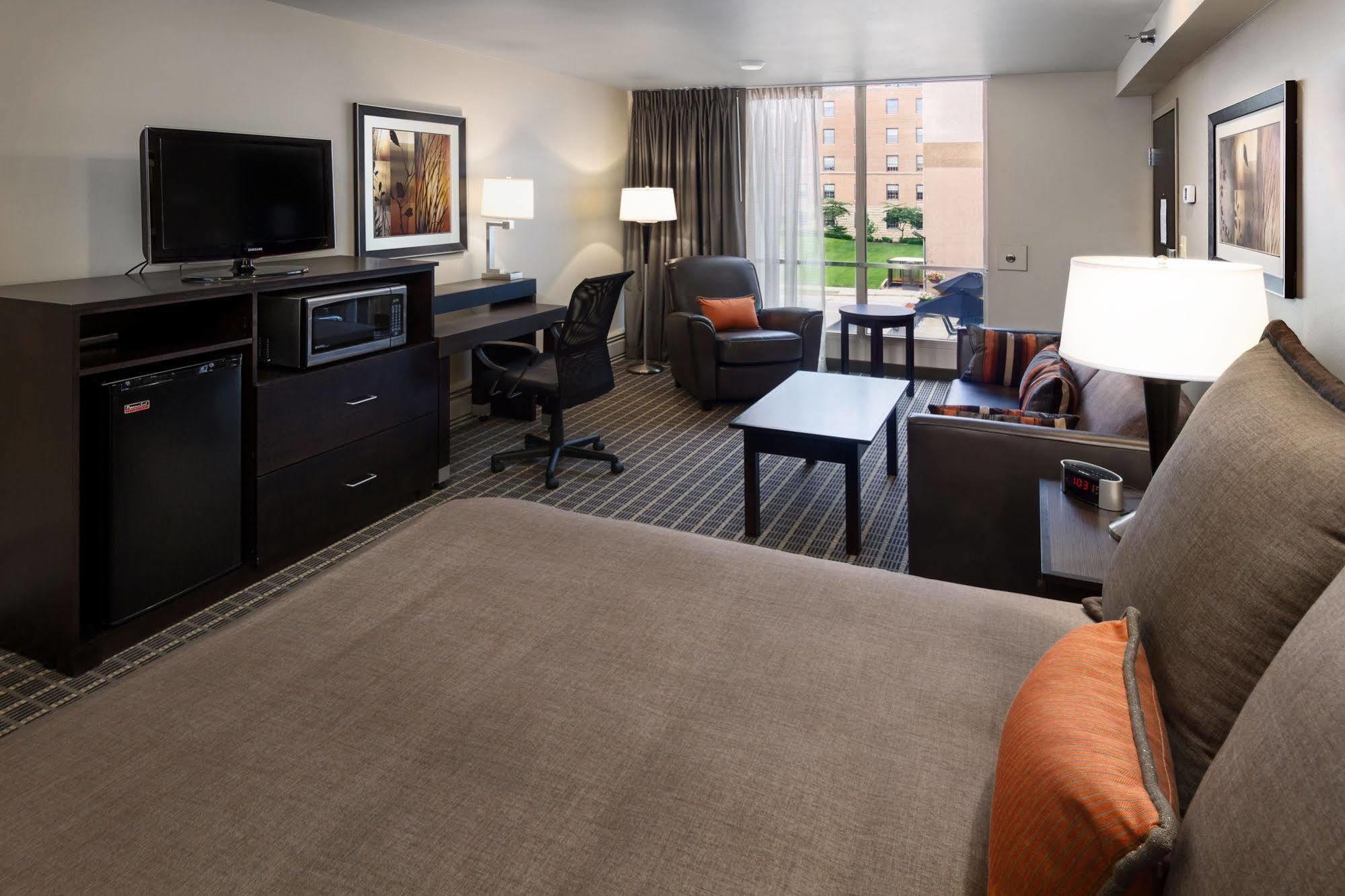 Aspen Select Hotel Рочестър Екстериор снимка